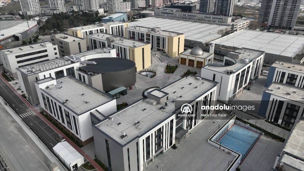 Türkiye'nin en büyük lise eğitim yerleşkesi açıldı