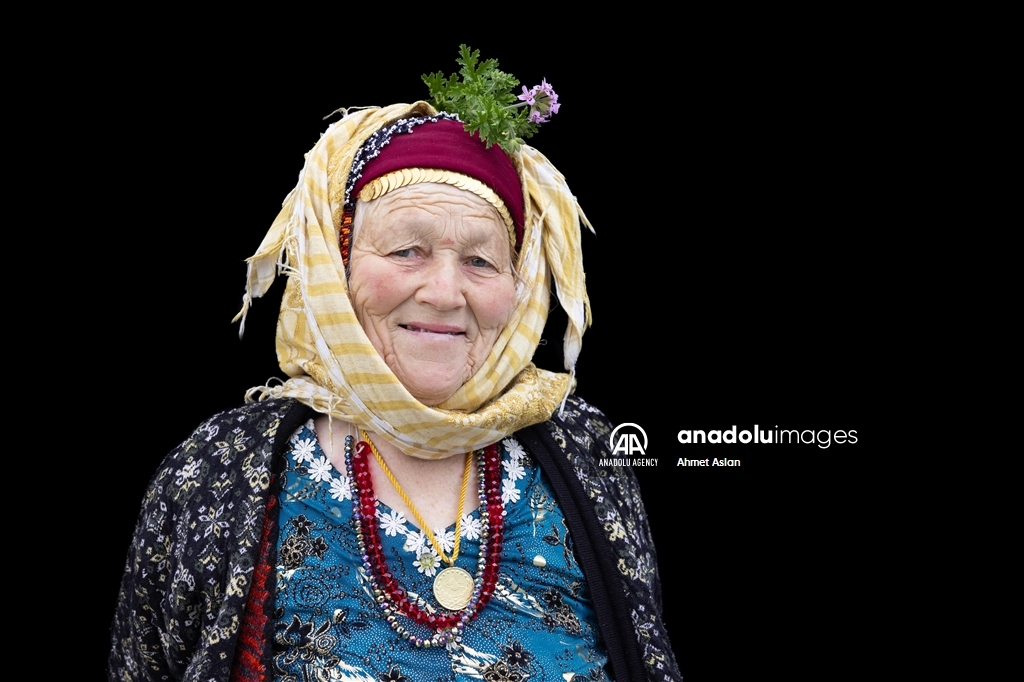 Tradita 500-vjeçare me veshje shumëngjyrëshe mbahet gjallë në qytetin turk Muğla
