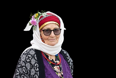 Tradita 500-vjeçare me veshje shumëngjyrëshe mbahet gjallë në qytetin turk Muğla