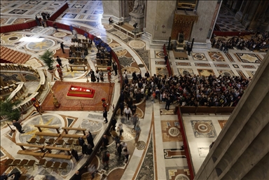 Jenazah Paus Fransiskus disemayamkan di Basilika Santo Petrus