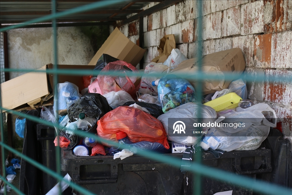 Prishtina shëmtohet nga mbeturinat