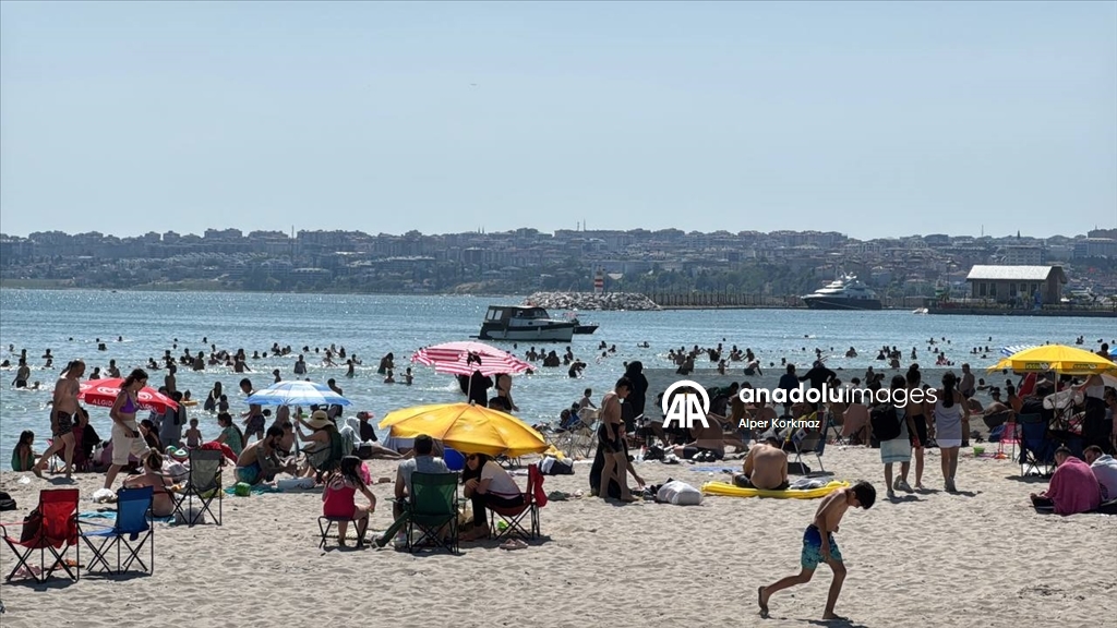 İstanbul'da bayramın son günü vatandaşlar sahil ve parklara akın etti