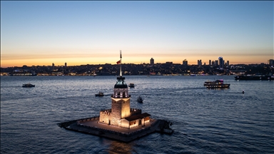 İstanbul Boğazı'nın incisi Kız Kulesi, havadan görüntülendi